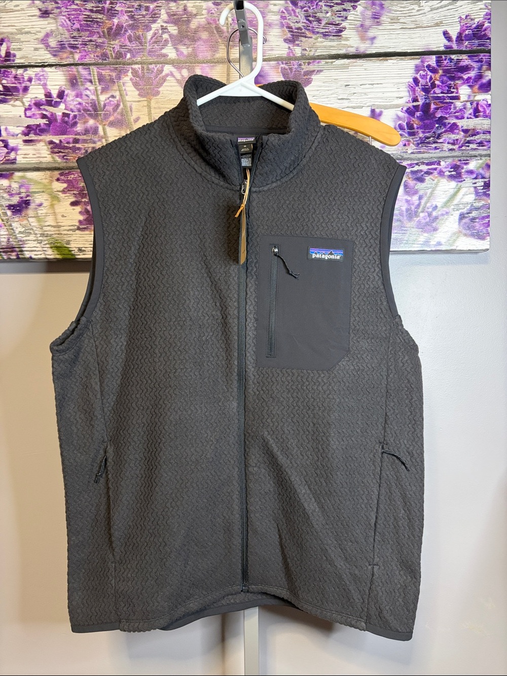 Patagonia Men’s Black R1 Air Quilted Fleece Vest NWT Size M
